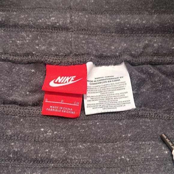 Women’s Nike shorts size small - Picture 3 of 5